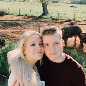 Meet your Posher, Kayla